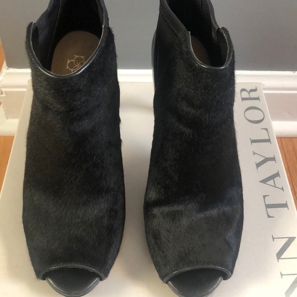 Ann Taylor Vellera Peeptoe Shootie - Picture 2 of 5